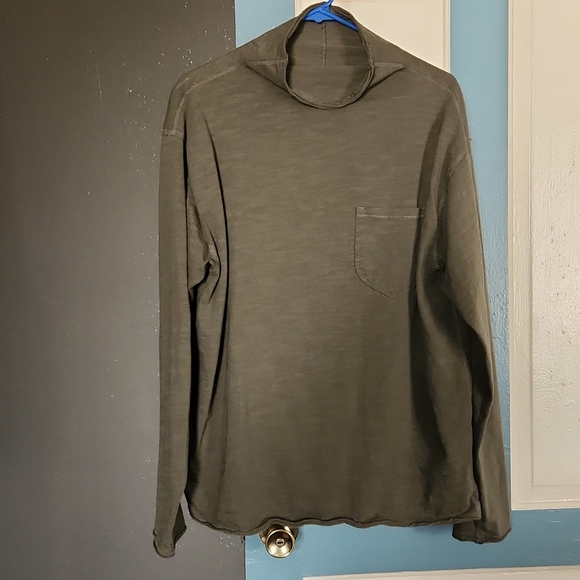 Rag and Bone small sweater fits like a med to large - Picture 2 of 7